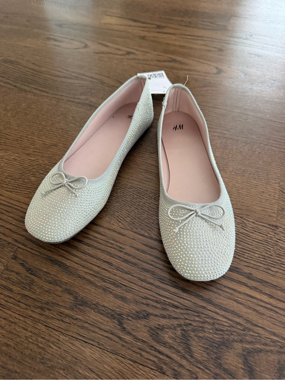 H&M Girls Size 4 Sparkle Bow Ballet Flats in Light Silver.